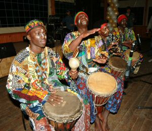 Шоу африканских барабанов